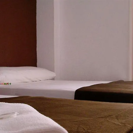 Residencia Universitaria San Jose Апартаменты *